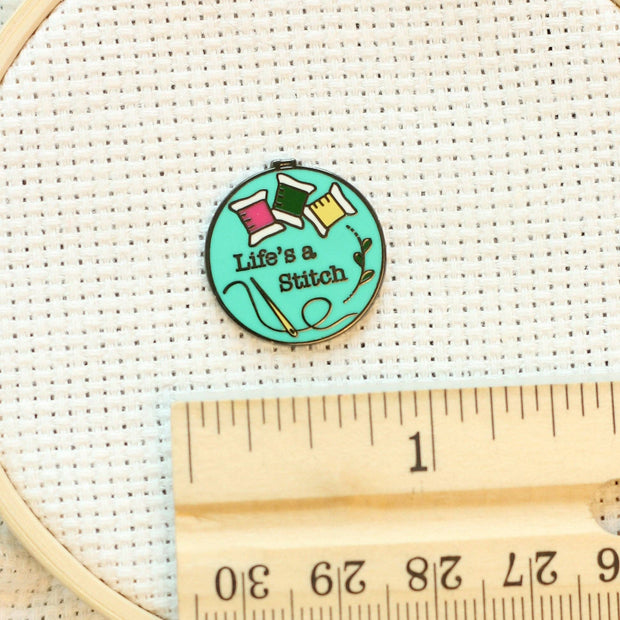 Life's a stitch Magnetic Needle Minder
