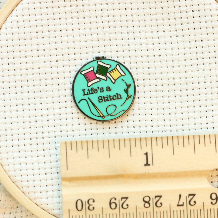 Life's a stitch Magnetic Needle Minder