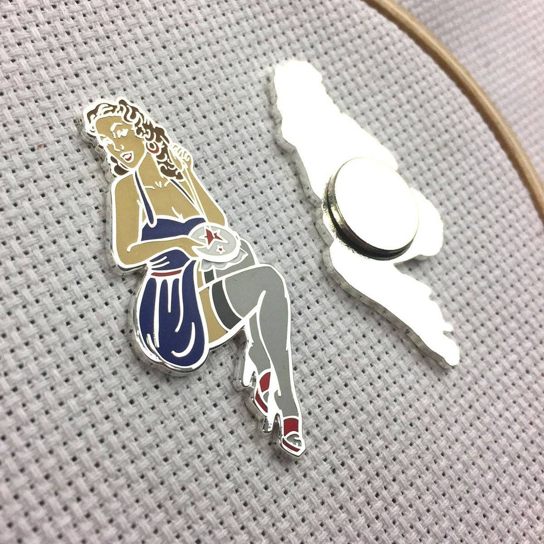 Stitching Vintage Pinup Needle Minder - Black Finish