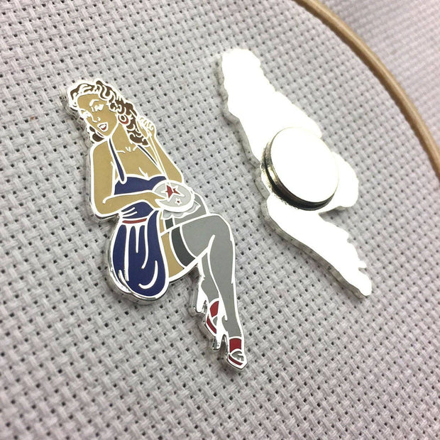 Stitching Vintage Pinup Needle Minder - Black Finish