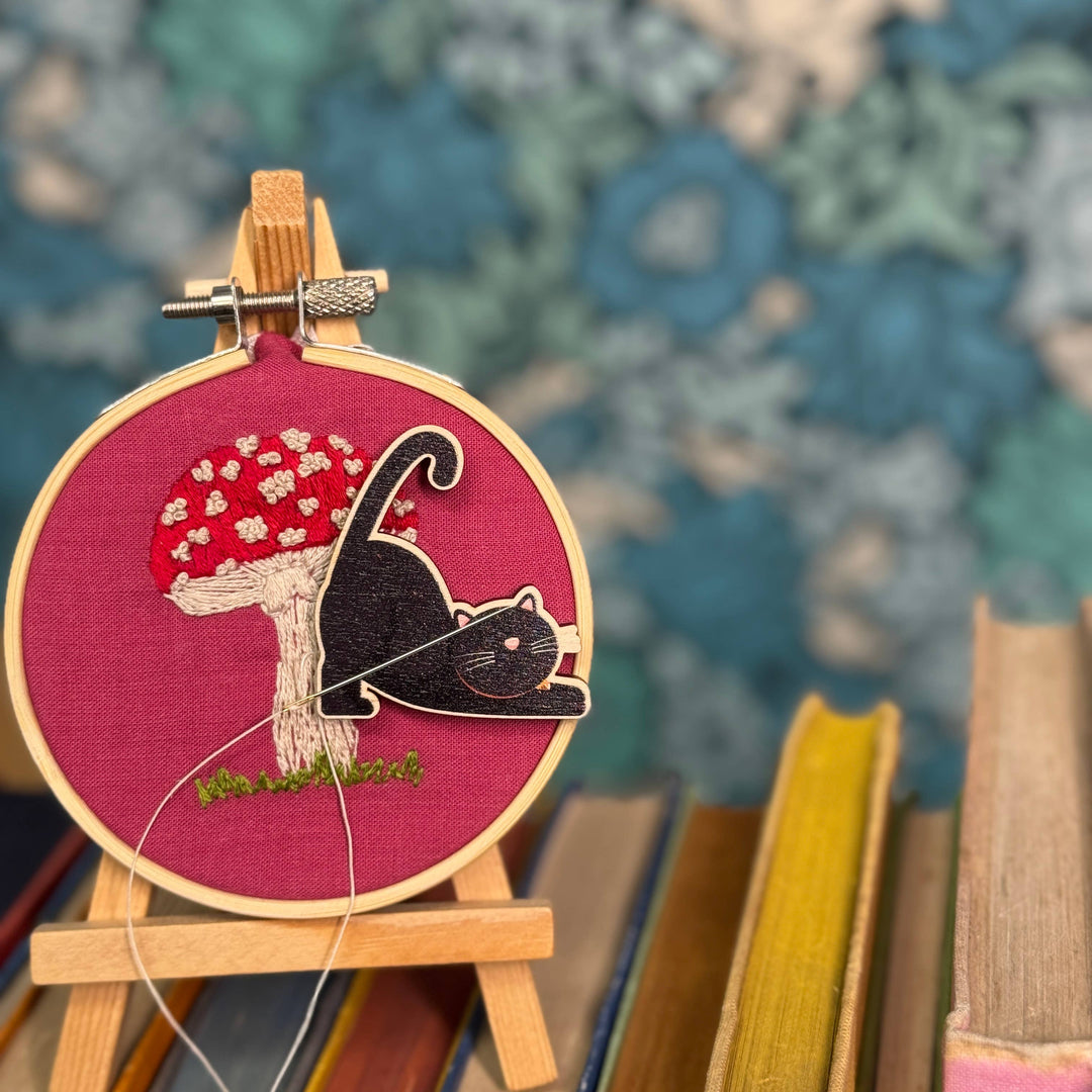 Cat Needle Minder - Midnight