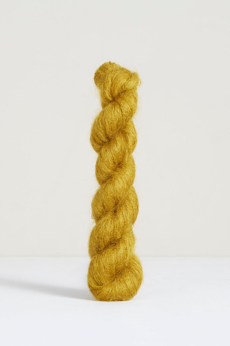 Bonmoher Yarn by Urth Yarns (Extrafine Merino)
