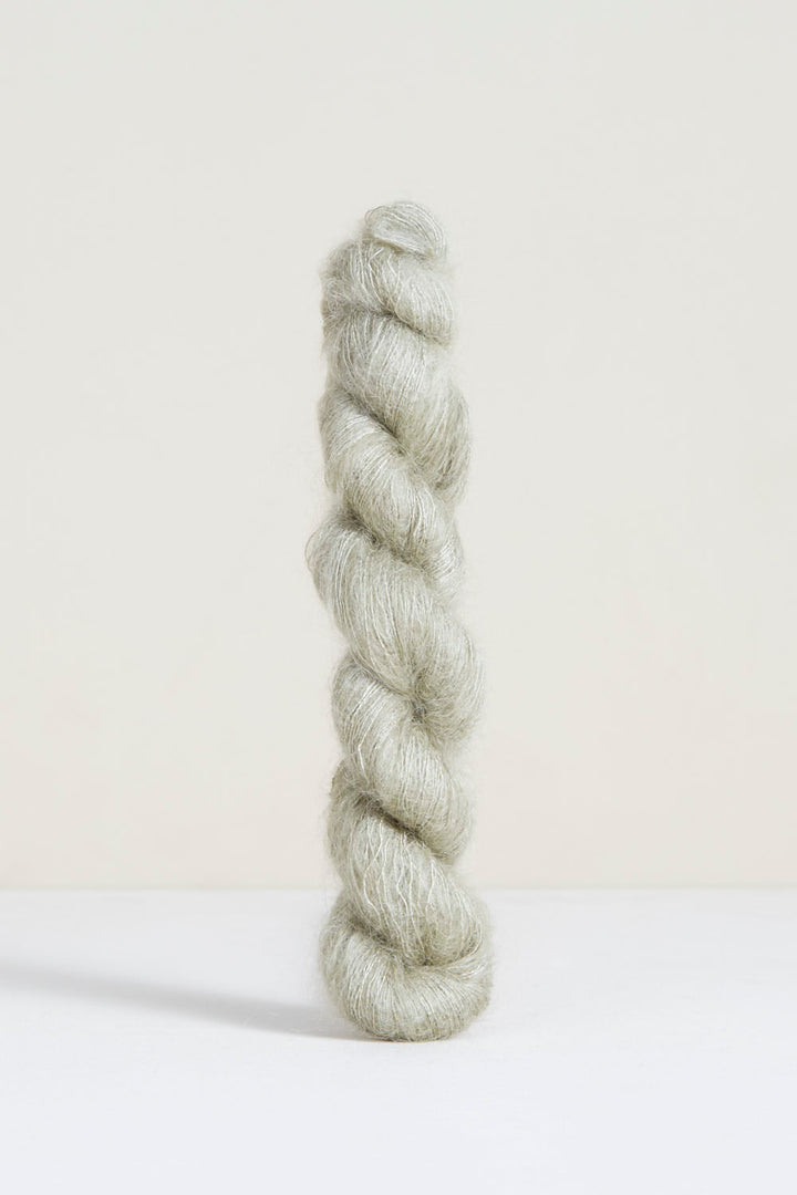 Bonmoher Yarn by Urth Yarns (Extrafine Merino)
