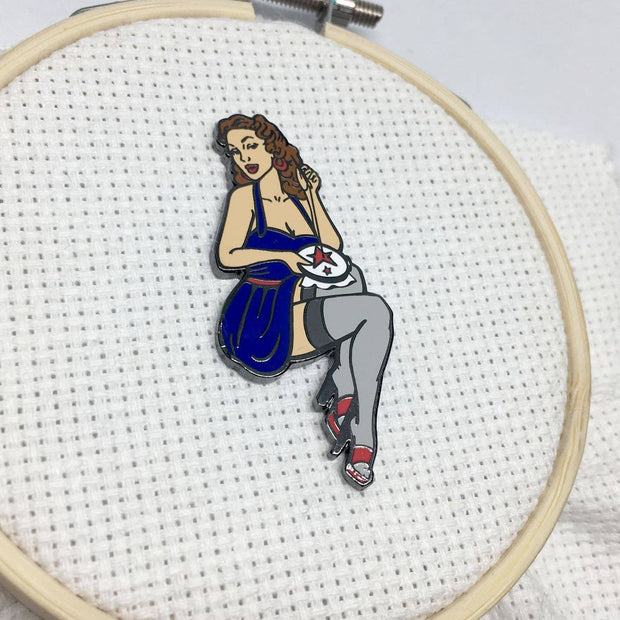 Stitching Vintage Pinup Needle Minder - Black Finish