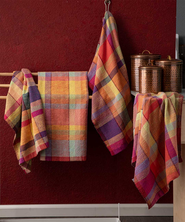 Handwoven Magazine January/February 2022, Volume XLIII, Number 1