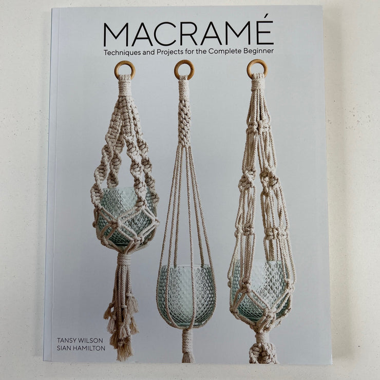 Macrame: Techniques and Projects for the Complete Beginner - Pattern Book