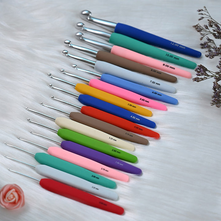 Waves Single Ended Silver Crochet Hook by Knitter&